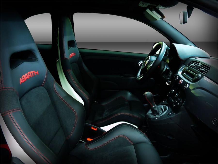 Интерьер Abarth 500 Speedgrey Edition by Neubauer 2009 года  (фото 4 из 14)